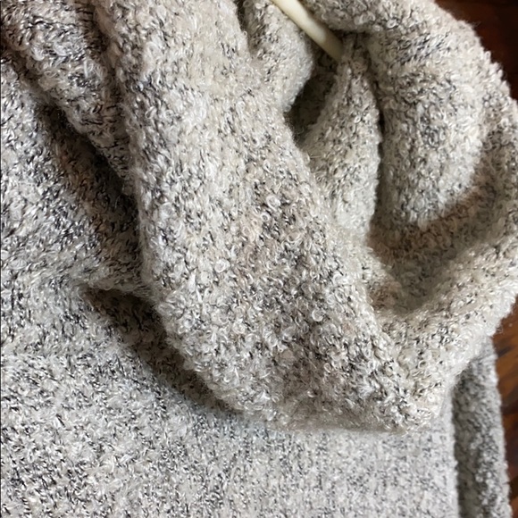 Sweater - Picture 2 of 6